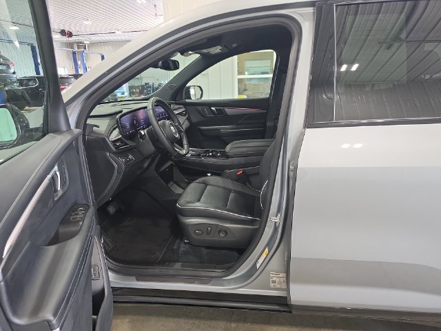 Used 2026 Buick Enclave Sport Touring AWD/4WD image 23