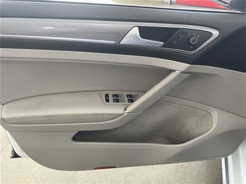 Used 2017 Volkswagen Golf Alltrack SE image 9