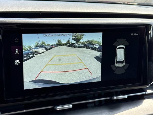 Used 2024 Kia Carnival EX FWD image 18