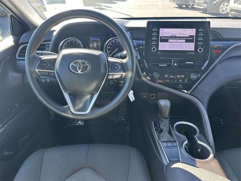 Used 2022 Toyota Camry LE image 10