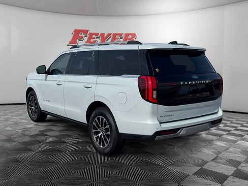 Certified 2025 Ford Expedition Platinum image 3