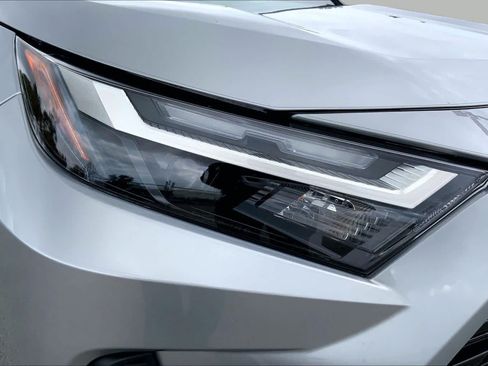 Used 2025 Toyota RAV4 LE FWD image 27