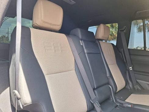 Used 2024 Lexus GX 550 AWD/4WD image 32