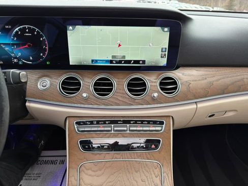 Used 2021 Mercedes-Benz E 350 4MATIC Sedan image 26