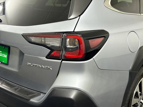 Used 2023 Subaru Outback Premium image 34