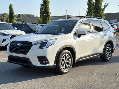 Used 2024 Subaru Forester Premium AWD/4WD image 7