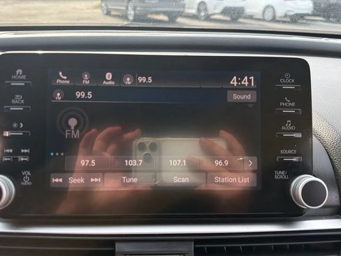 Used 2018 Honda Accord Sport image 18
