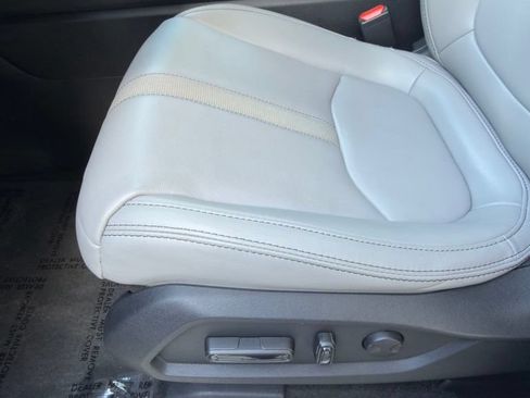 Used 2024 Honda Pilot Touring image 5