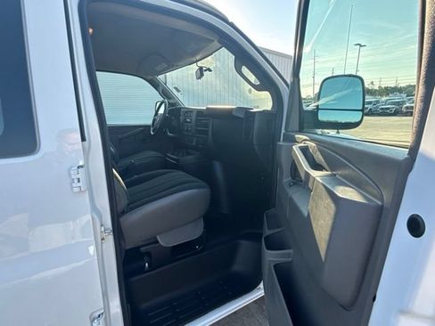 Used 2025 Chevrolet Express 2500 w/ Driver Convenience Package RWD image 14