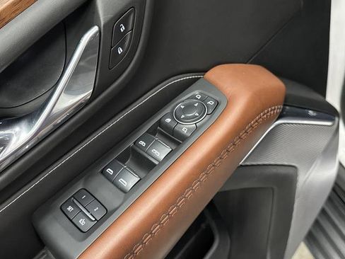 Used 2024 GMC Yukon XL Denali Ultimate image 32