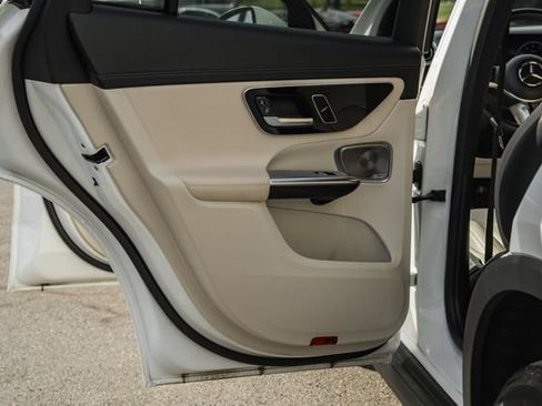 Used 2023 Mercedes-Benz GLC 300 4MATIC image 34