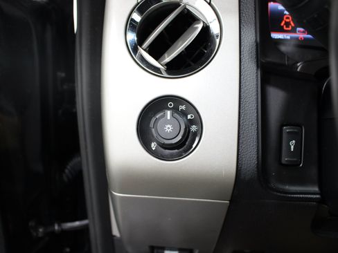 Used 2015 Ford Expedition EL XLT w/ Equipment Group 202A AWD/4WD image 8