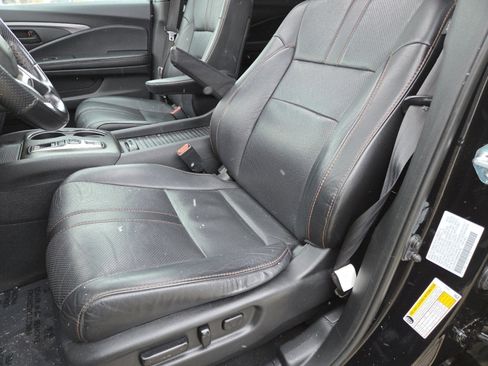 Certified 2023 Honda Passport TrailSport image 27