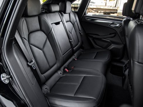 Certified 2026 Porsche Macan AWD/4WD image 41