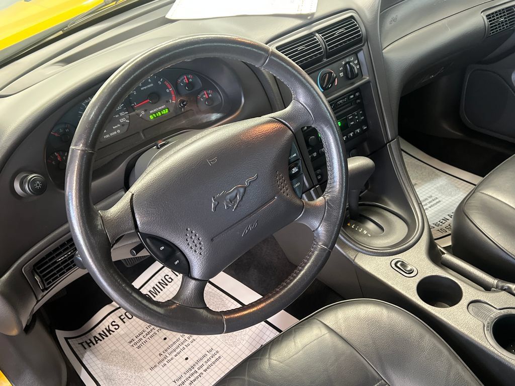 Used 2004 Ford Mustang Convertible RWD image 23