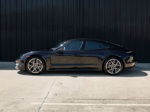 New 2025 Porsche Taycan image 2