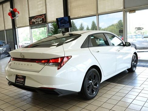 Used 2021 Hyundai Elantra SEL w/ Convenience Package FWD image 15