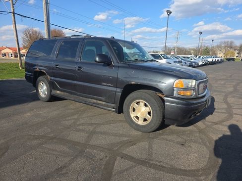 Used 2004 GMC Yukon XL Denali AWD/4WD image 1