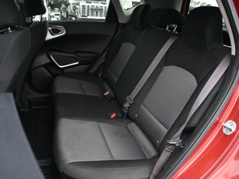 Used 2022 Kia Soul LX w/ Technology Package image 10