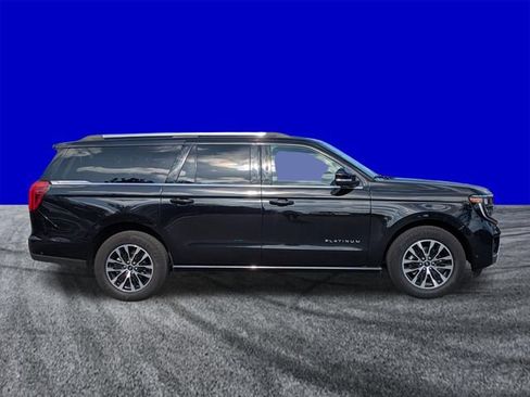 Used 2025 Ford Expedition Max Platinum AWD/4WD image 3