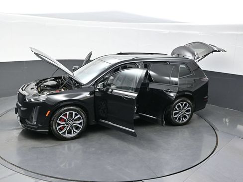 Certified 2023 Cadillac XT6 Sport w/ Technology Package AWD/4WD image 38