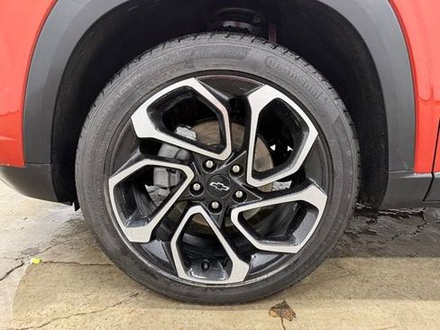 Used 2024 Chevrolet Trax RS FWD image 27