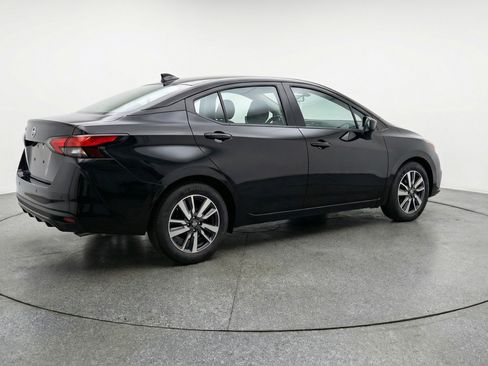 Used 2025 Nissan Versa SV image 9