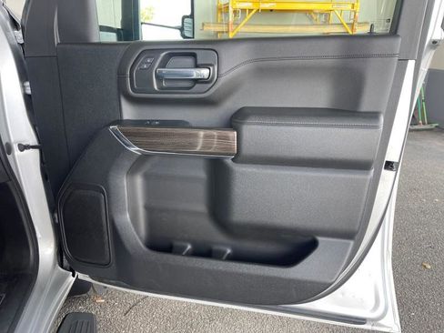 Used 2023 Chevrolet Silverado 2500 LT AWD/4WD image 41