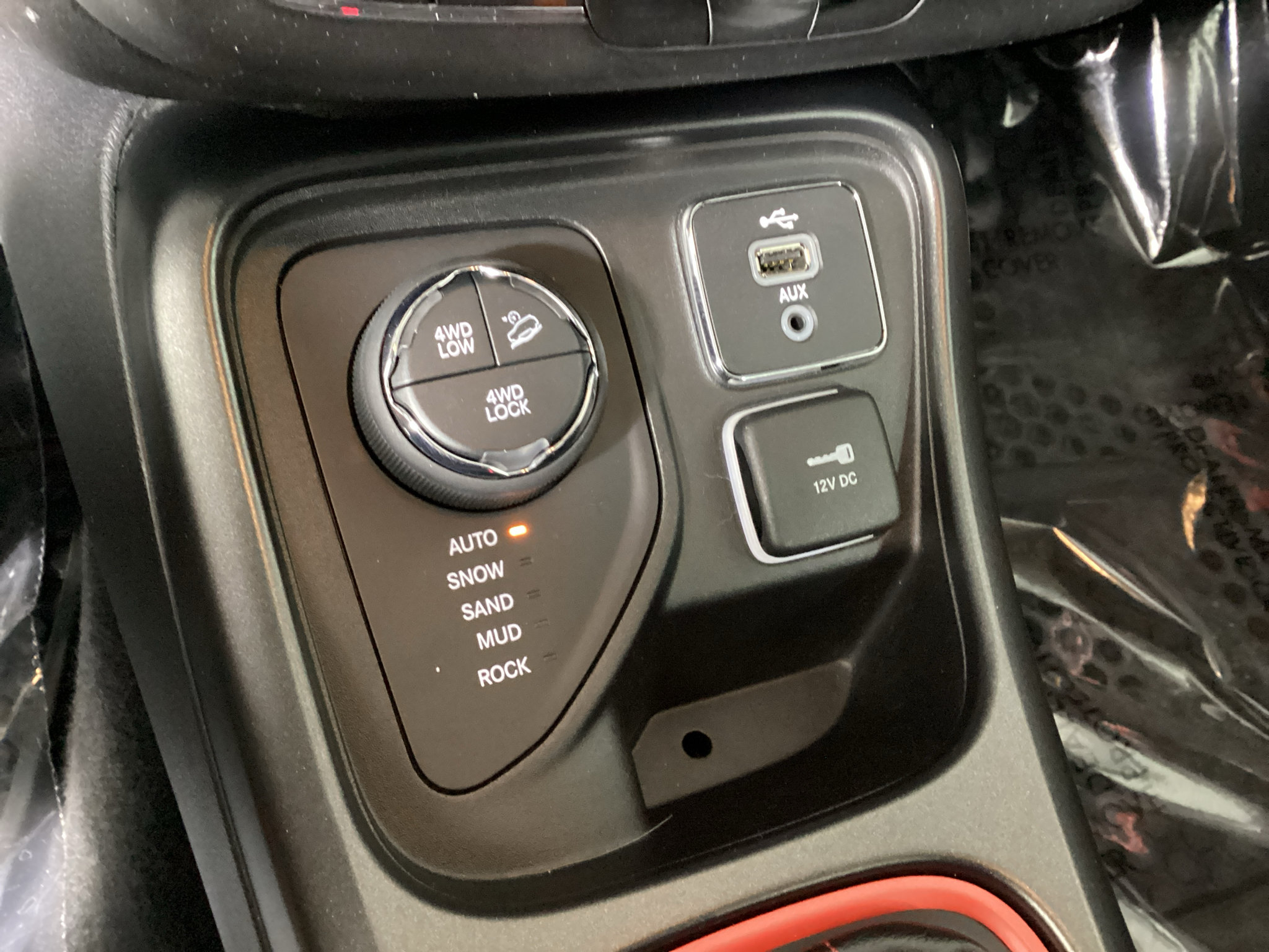 Used 2018 Jeep Compass Trailhawk w/ Leather Interior Group AWD/4WD image 26