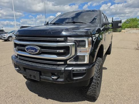 Used 2022 Ford F350 Platinum w/ FX4 Off-Road Package AWD/4WD image 2