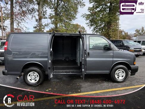 Used 2017 Chevrolet Express 2500 image 9