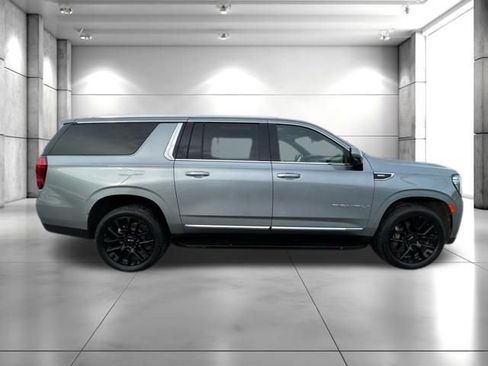 Used 2023 GMC Yukon XL Denali AWD/4WD image 9