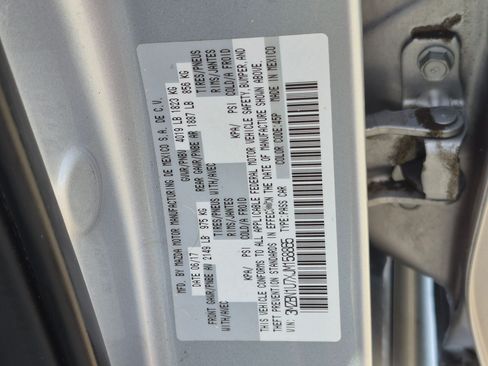 Used 2018 MAZDA MAZDA3 Sport w/ Preferred Equipment Package FWD image 34