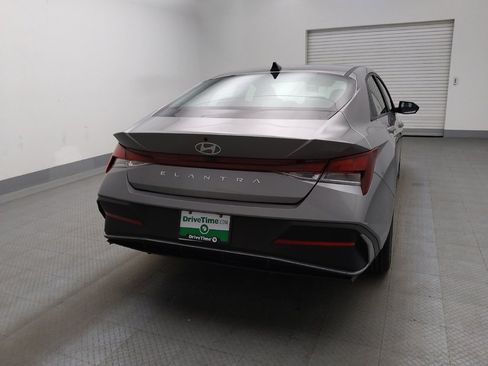 Used 2024 Hyundai Elantra SEL FWD image 7