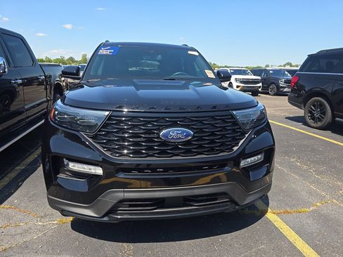 Used 2022 Ford Explorer ST-Line w/ Class IV Trailer Tow Package AWD/4WD image 2