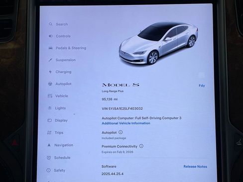 Used 2020 Tesla Model S Long Range Plus image 31