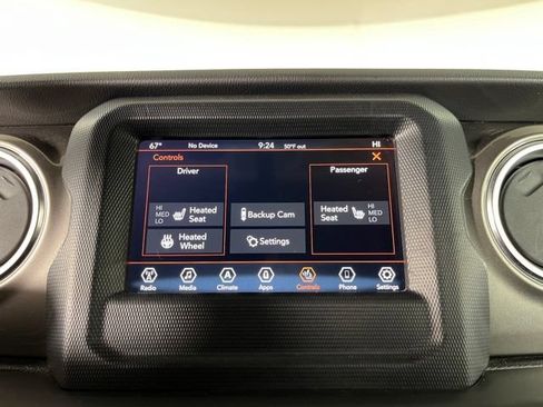 Used 2021 Jeep Wrangler Unlimited Sahara w/ Dual Top Group AWD/4WD image 30