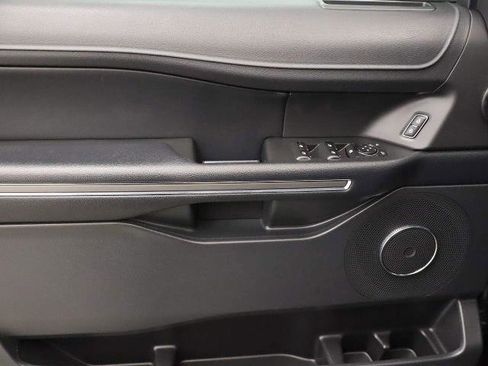 Certified 2023 Ford Expedition XLT image 3