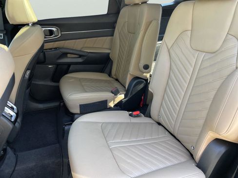 Certified 2025 Kia Sorento SX Prestige w/ Olive Brown Leather Package image 17