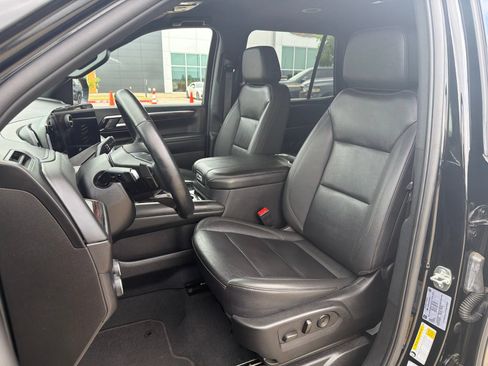 Used 2025 Chevrolet Tahoe LT RWD image 14