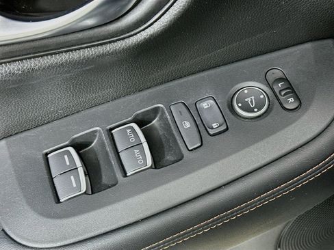 Used 2023 Honda HR-V Sport image 17