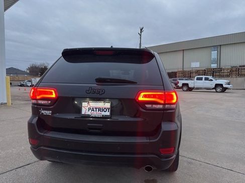 Used 2020 Jeep Grand Cherokee Altitude image 13