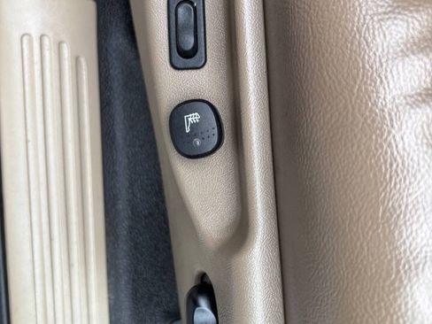 Used 2004 Ford Explorer Sport Trac XLT AWD/4WD image 17