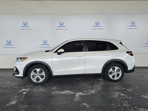 Used 2023 Honda HR-V LX image 3