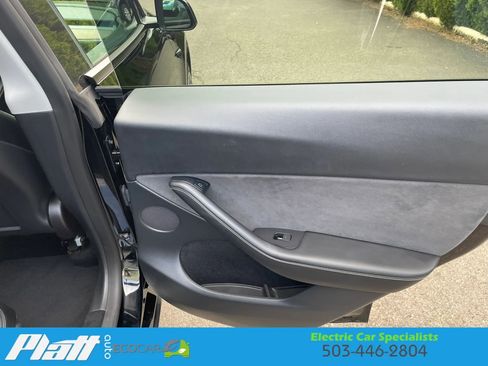 Used 2023 Tesla Model Y Long Range AWD/4WD image 42