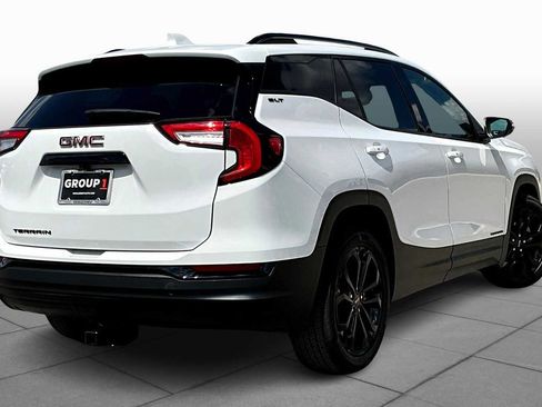 Used 2022 GMC Terrain SLT w/ Elevation Edition image 12