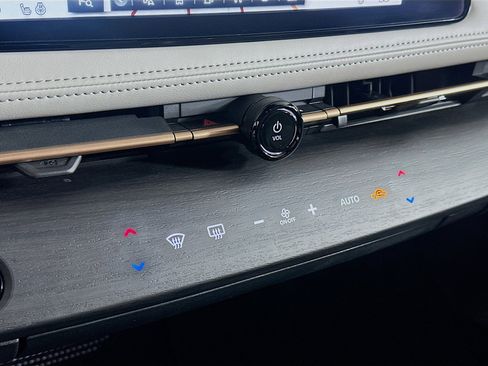 Used 2023 Nissan Ariya FWD image 24