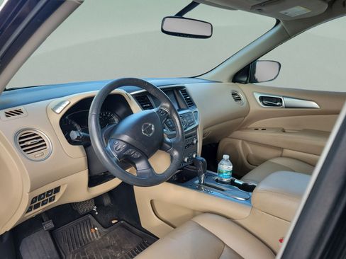Used 2018 Nissan Pathfinder SL FWD image 9