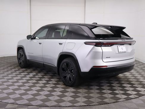 Used 2025 Jeep Wagoneer S Launch Edition image 7