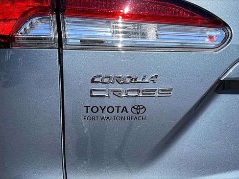Used 2024 Toyota Corolla Cross L image 21
